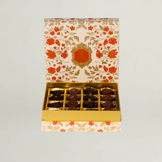 Assorted Chocolate Box – 16 Pcs (Round Ganache)