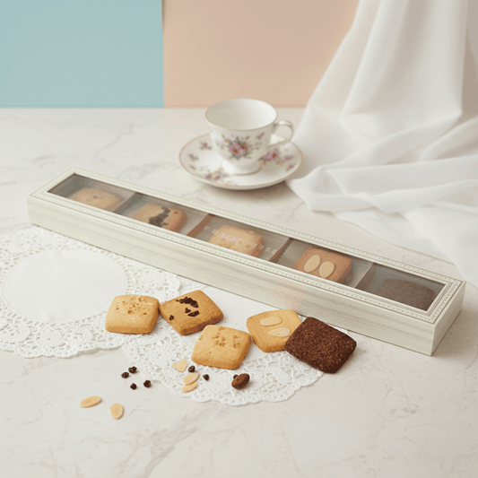 Delight Cookie Box Fleur de Lis
